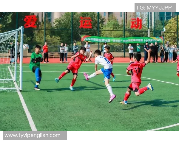 新晋足球星闪耀绿茵场展现超凡球技掀起年轻球迷追逐热潮 新晋足球星闪耀绿茵场展现超凡球技掀起年轻球迷追逐热潮