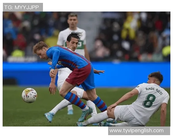 聚焦足球球星瞬间精彩镜头展示顶级球员绝妙技艺与赛场激情